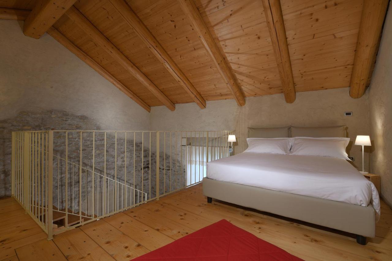 Ca 'D Calin Casa Nel Borgo Hotel Serralunga d'Alba Exterior photo